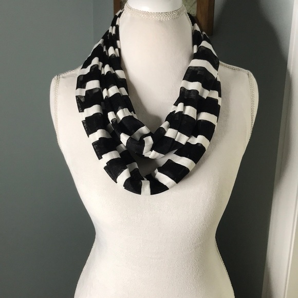 Scarf bundle - Picture 2 of 3